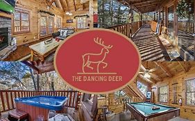Charming Cabin W/ Hot Tub, Game Room, Top Location